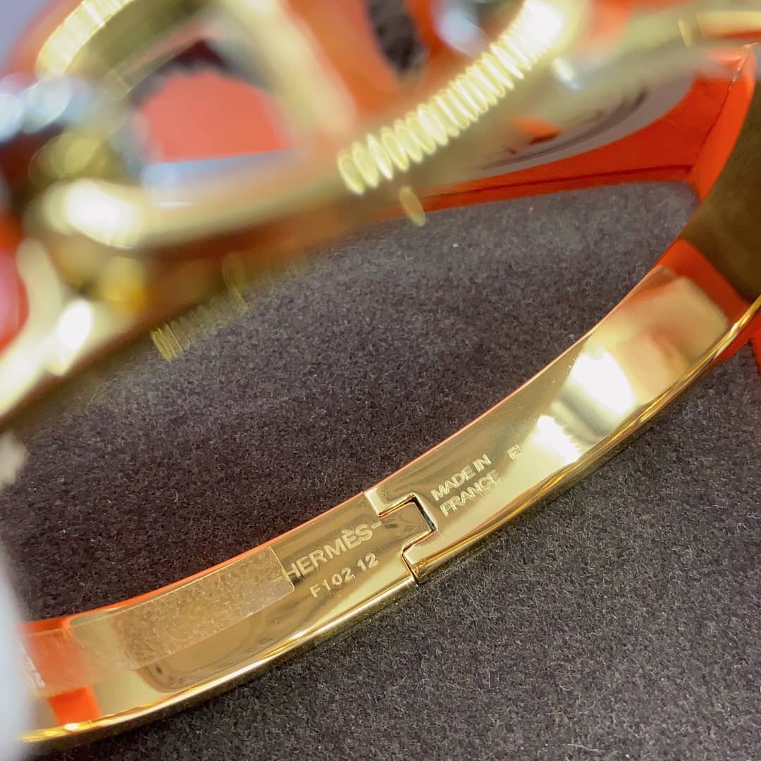 Knockoff H**me5 Logo Bracelet