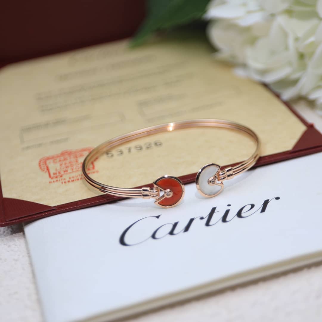 7 Star Ca*t1er Bracelet