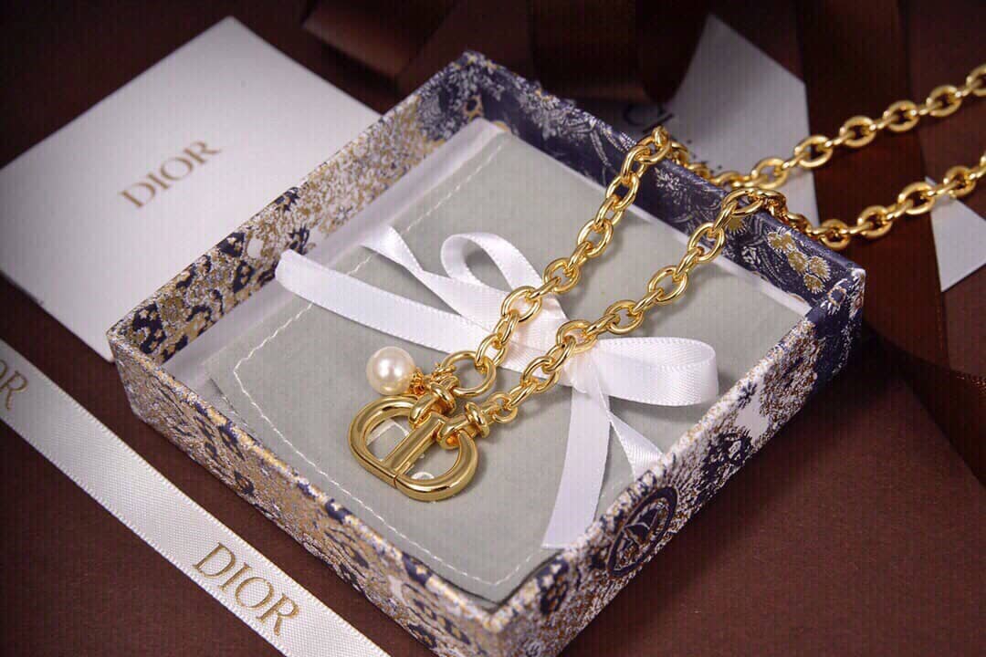 Replica Chr1st1an D10r Necklace