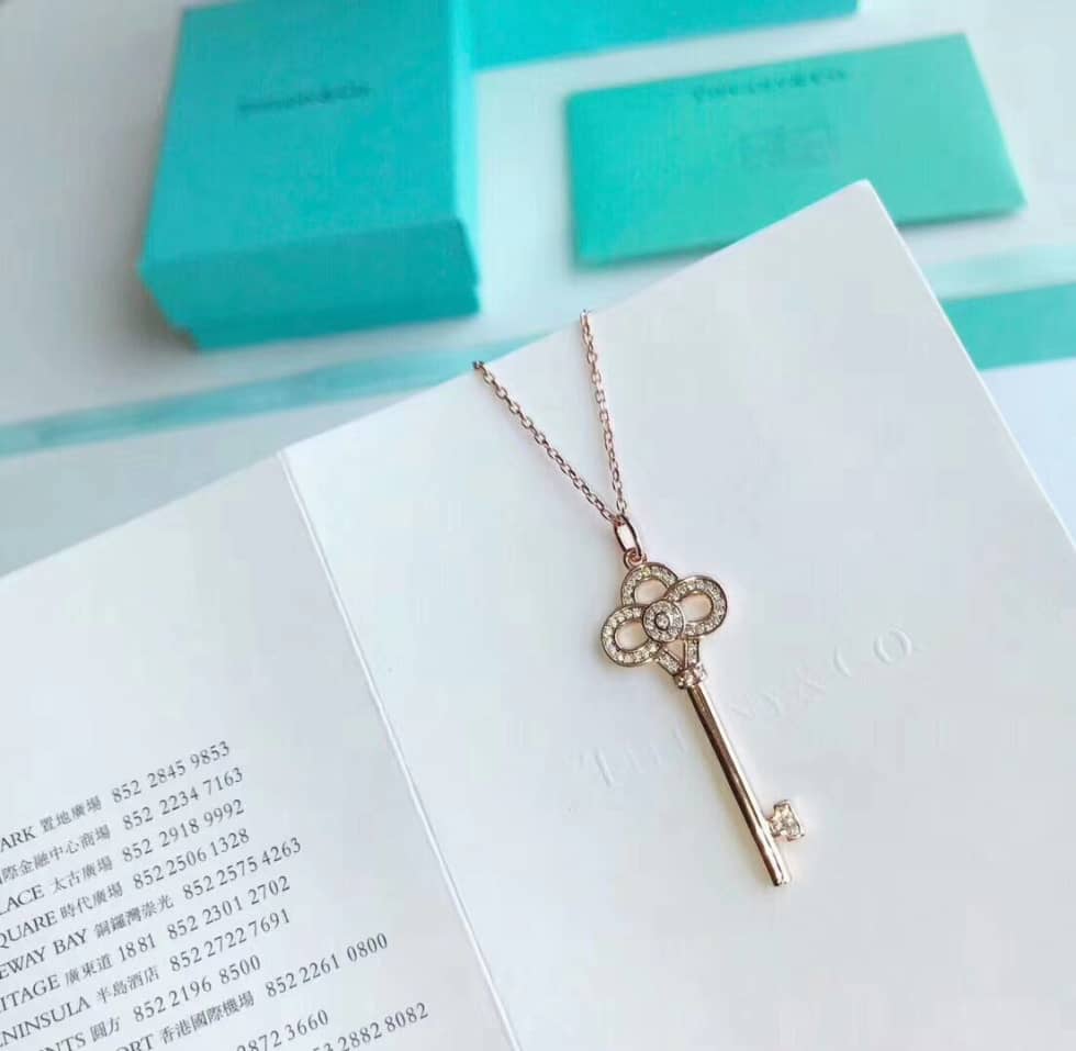 Knockoff T*f*ny Logo Necklace