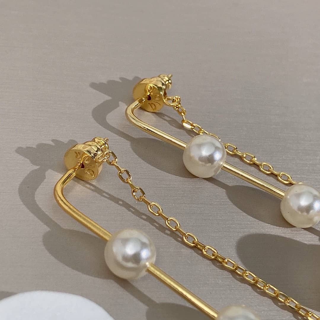 Luxury Chr1st1an D10r Classic AAA+ Earring