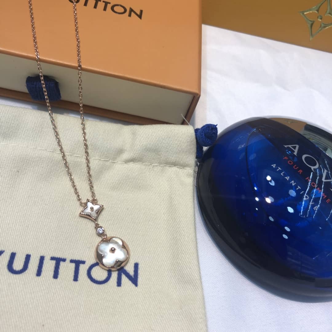 L0vis Vvtt0n Necklace First Copy