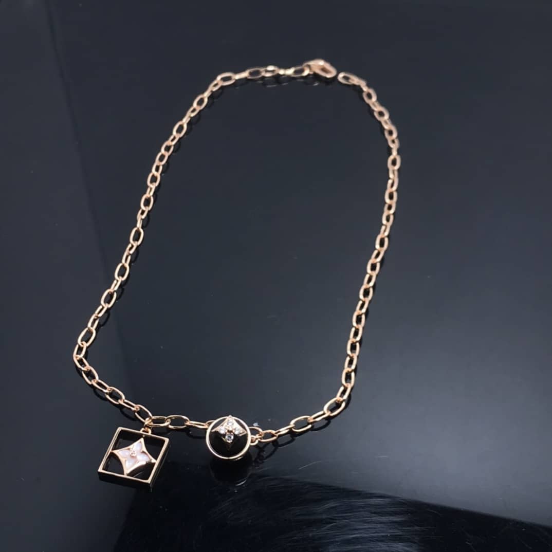 Fake L0vis Vvtt0n Logo Necklace