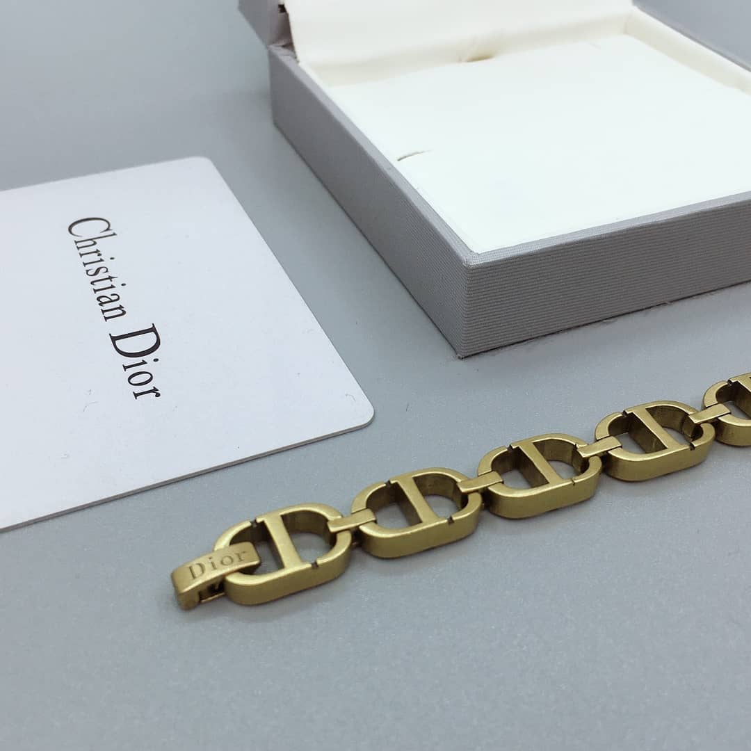 Best Chr1st1an D10r Classic Bracelet