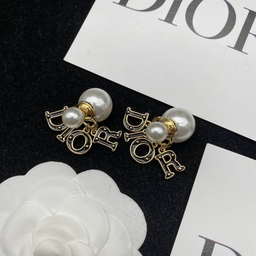 7 Star Chr1st1an D10r Earring