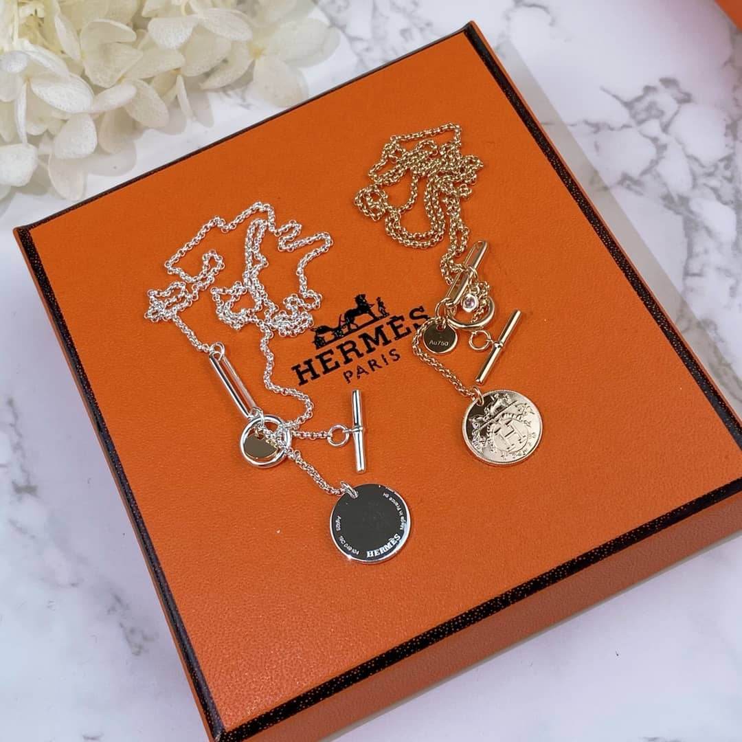 H**me5 Necklace For Sale