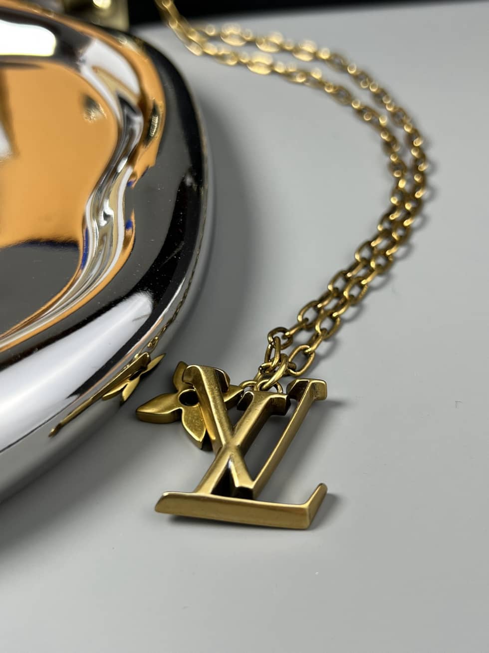 Best L0vis Vvtt0n Classic Necklace