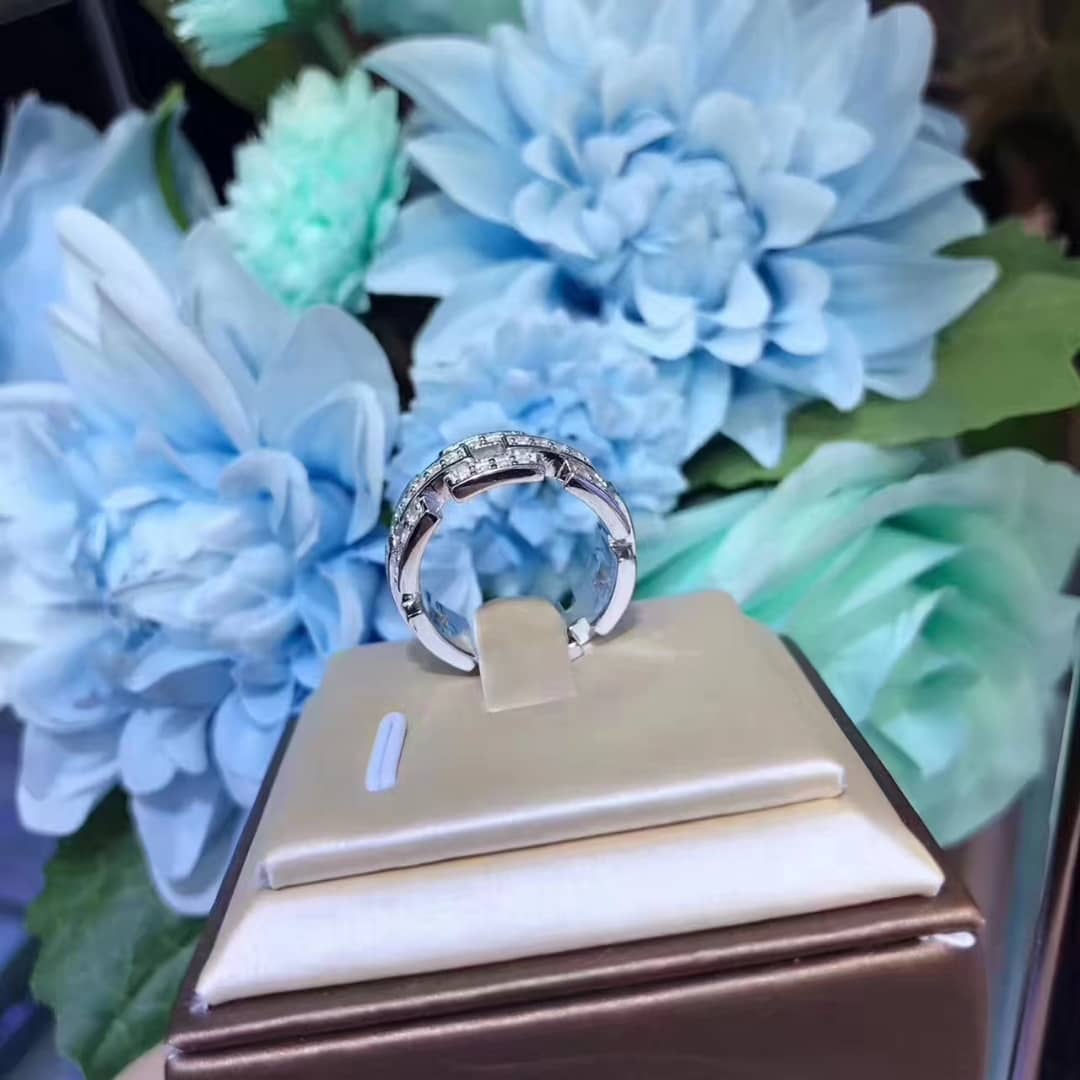 Designer Ca*t1er Classic Ring