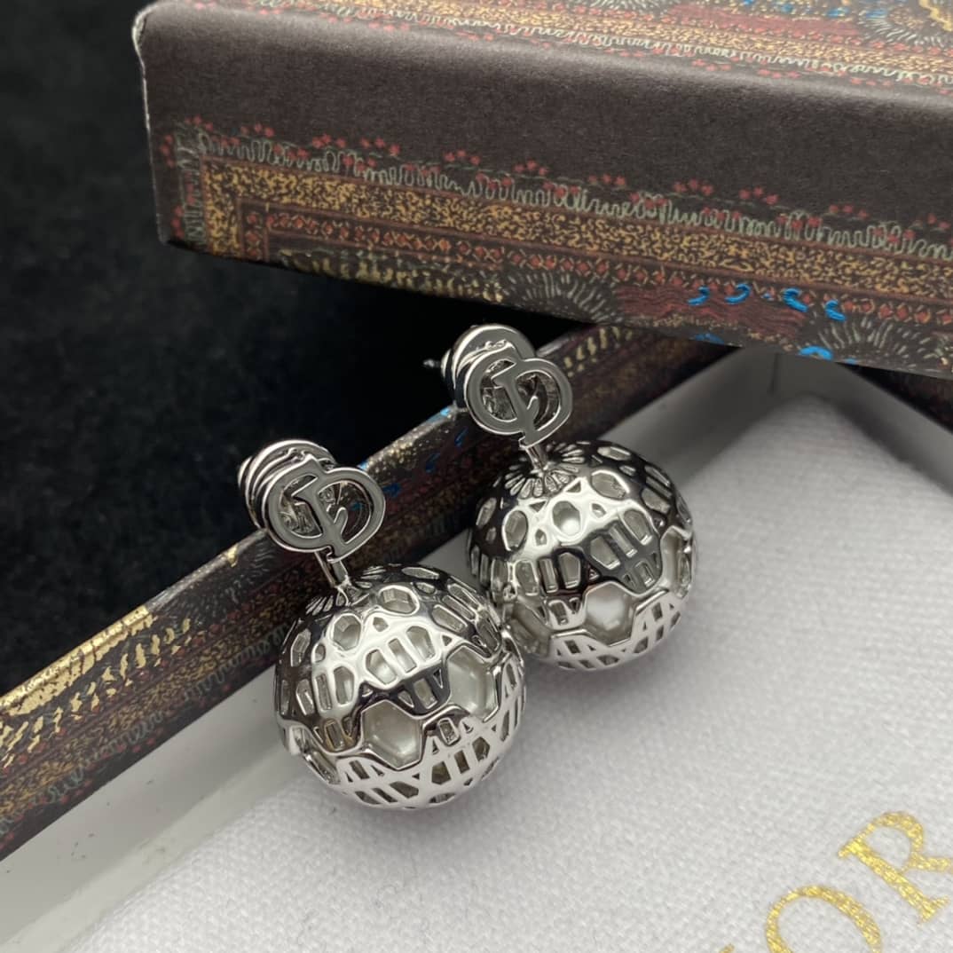 Wholesale Chr1st1an D10r Logo Earring