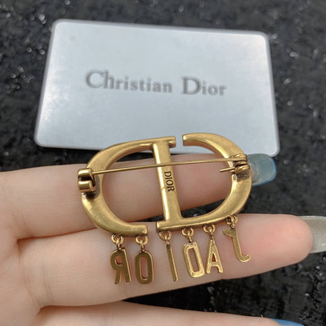 Best Chr1st1an D10r Classic Brooch