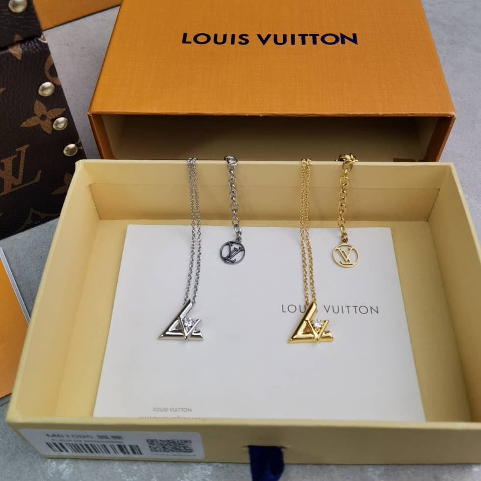 Wholesale L0vis Vvtt0n Logo Necklace