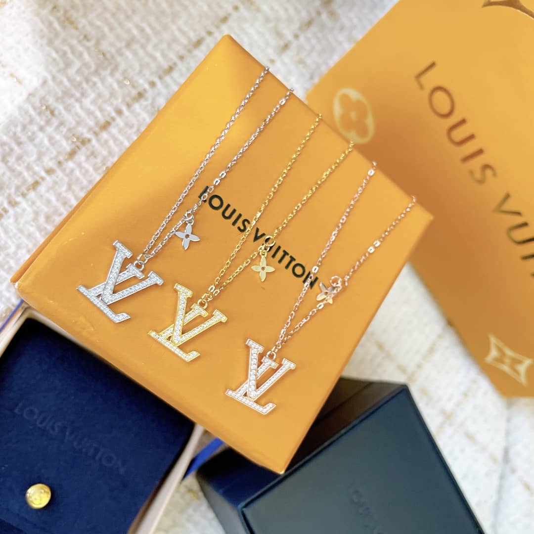 Wholesale L0vis Vvtt0n AAA+ Necklace