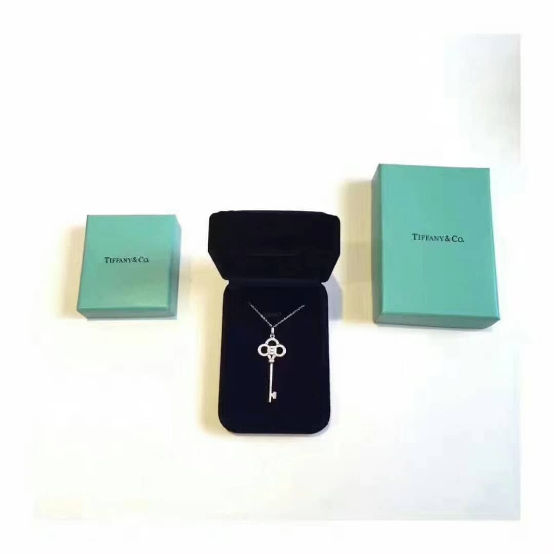 Knockoff T*f*ny Logo Necklace
