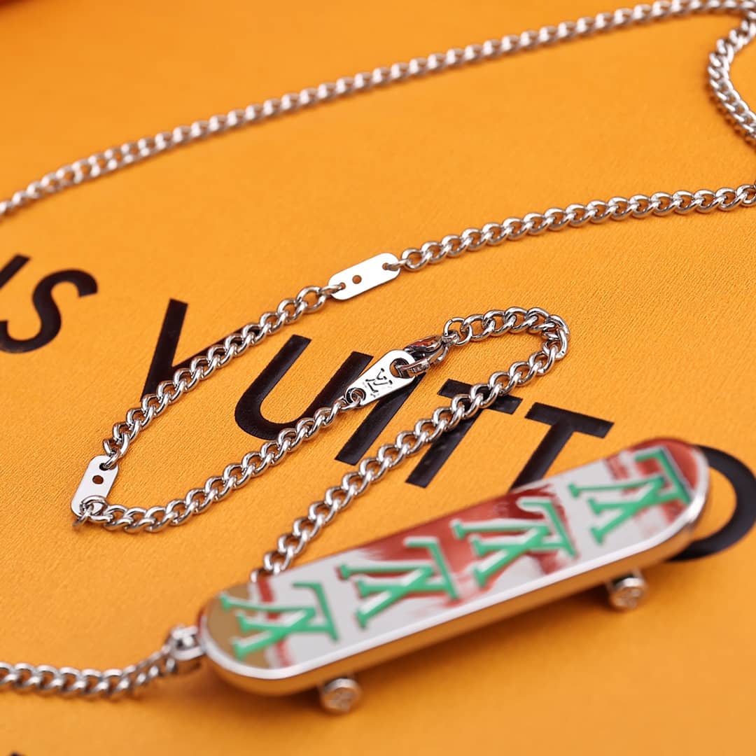 Cheap L0vis Vvtt0n Necklace