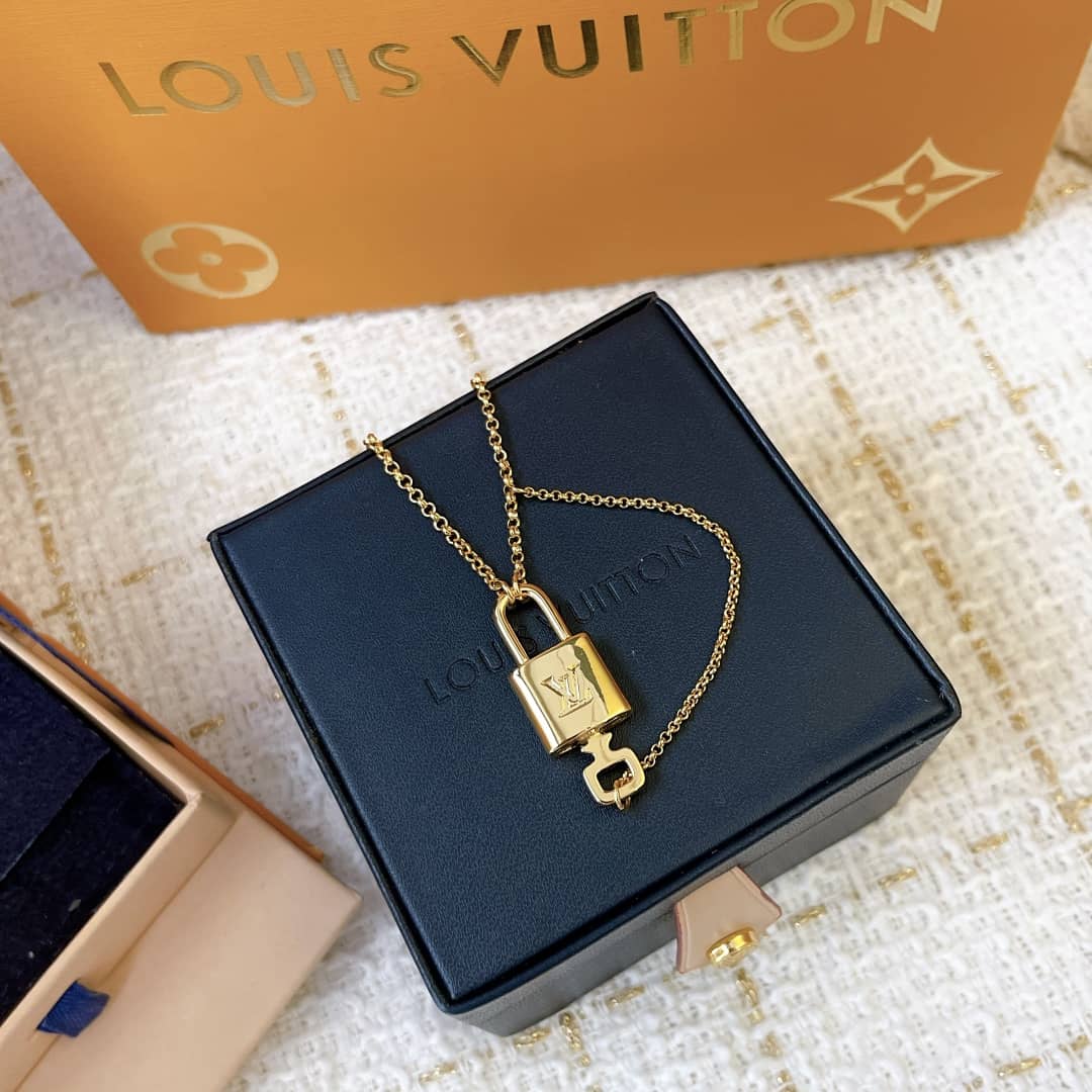 L0vis Vvtt0n Necklace First Copy