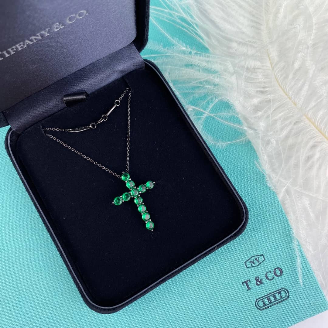 T*f*ny Necklace For Sale