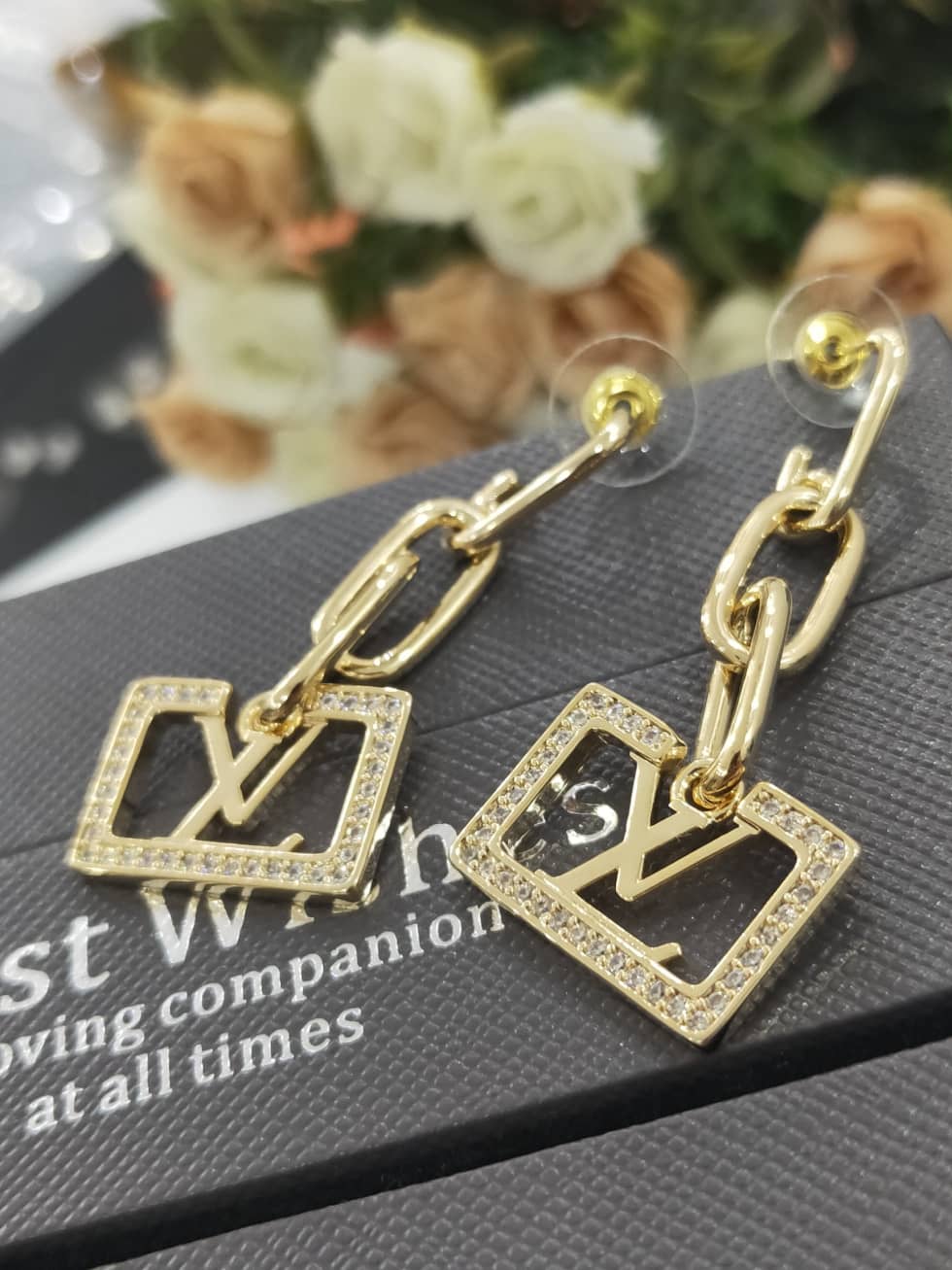Cheap L0vis Vvtt0n Earring