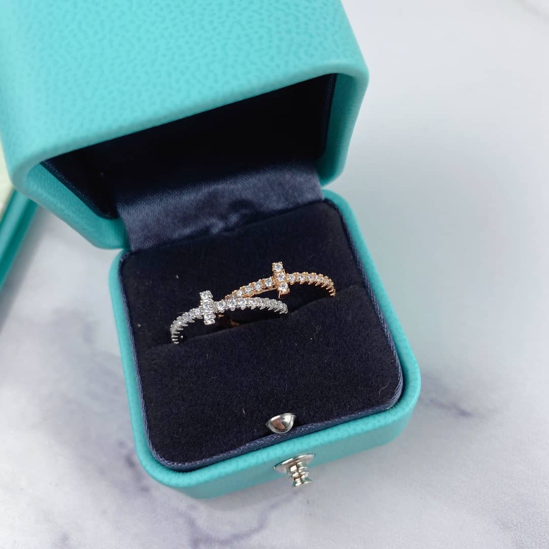 Knockoff T*f*ny Logo Ring