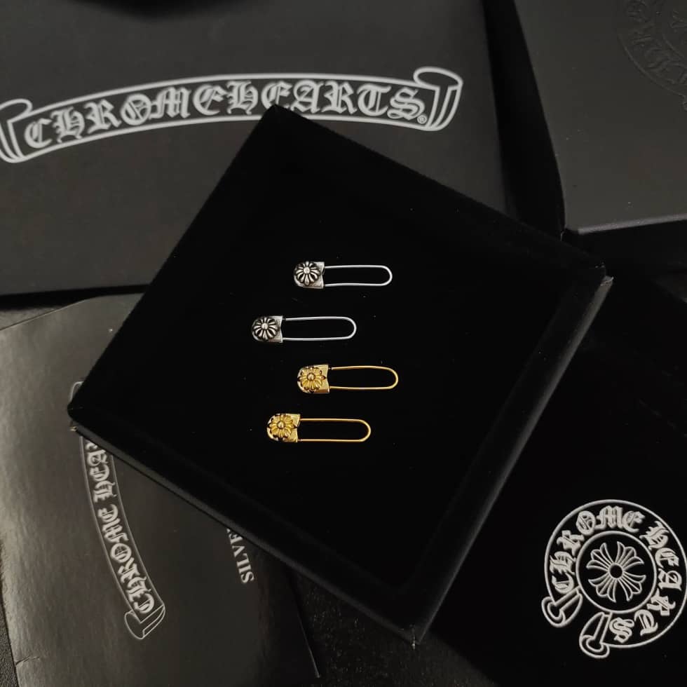 Wholesale Ch*0me He**ts Logo Earring