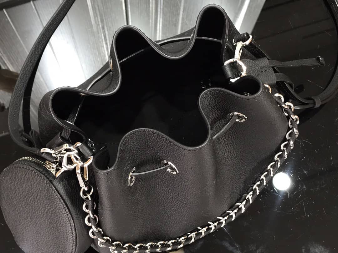 L0vis Vvtt0n Bella Mahina Magnolia Leather Replica Bag Black M57068