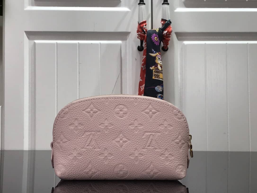 L0vis Vvtt0n Pochette Dupe Monogram Cosmetic Pouch  Pink M47515