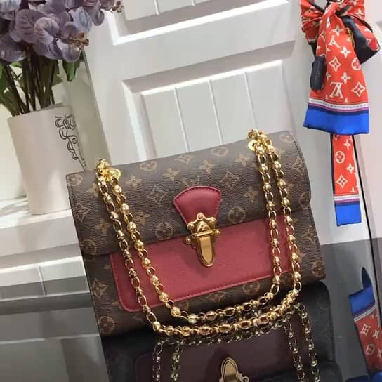 L0vis Vvtt0n Monogram Canvas Victoire Chain Bag Replica Purple M41731