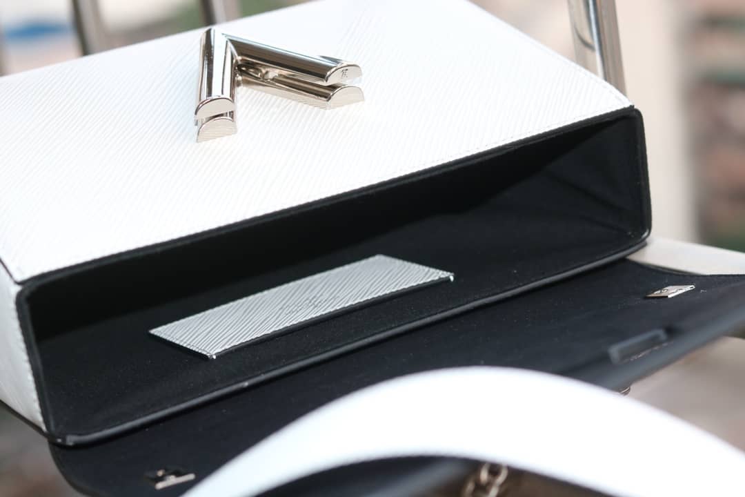 L0vis Vvtt0n Textured Epi Leather Twist Series Bag