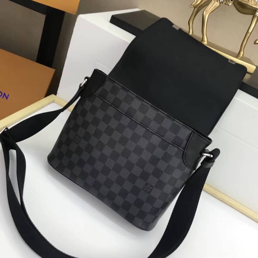 L0vis Vvtt0n District PM Damier Graphite Canvas Messenger Bag Replica N41028
