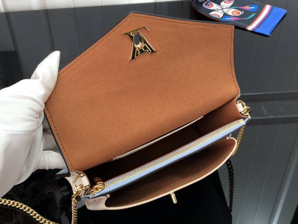 L0vis Vvtt0n Mylockme Chain Pochette M63471 Replica Crossbody Bag