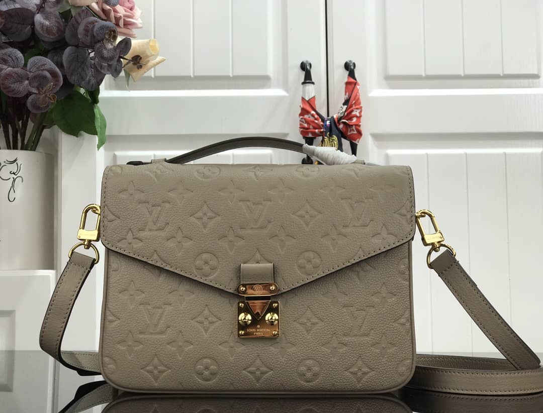 L0vis Vvtt0n Pochette Metis Marine Leather Beige M44071 Replica Shoulder Bag