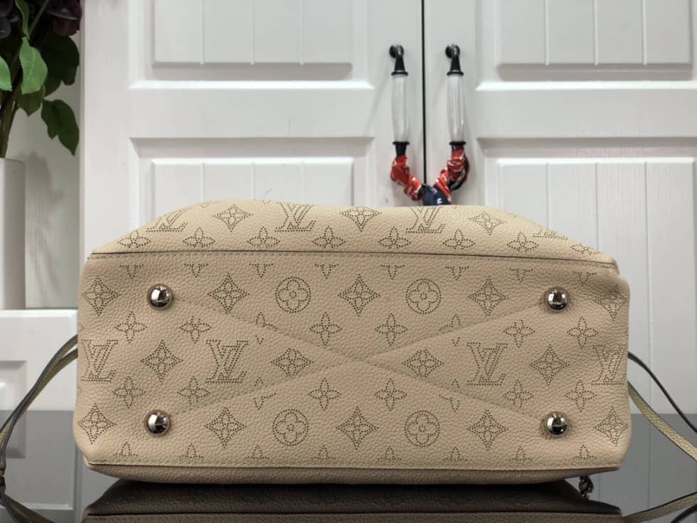 L0vis Vvtt0n Bella Mahina Cream M59203 Replica Tote