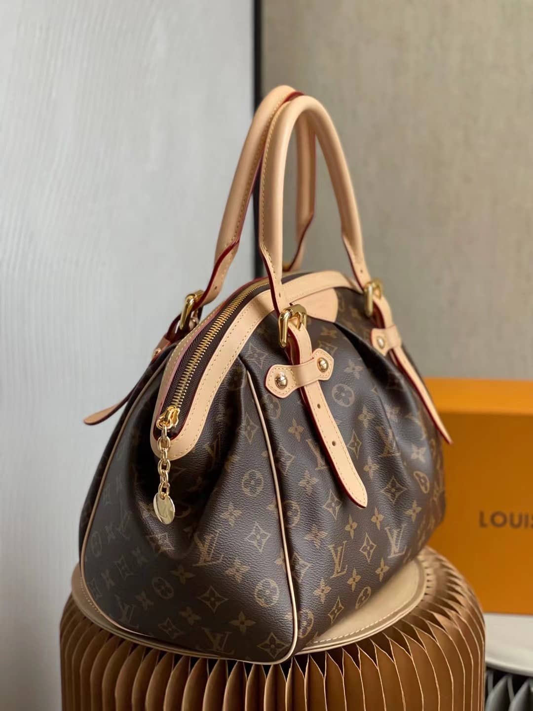 L0vis Vvtt0n Monogram Tivoli GM M40144 Replica Shoulder Bag
