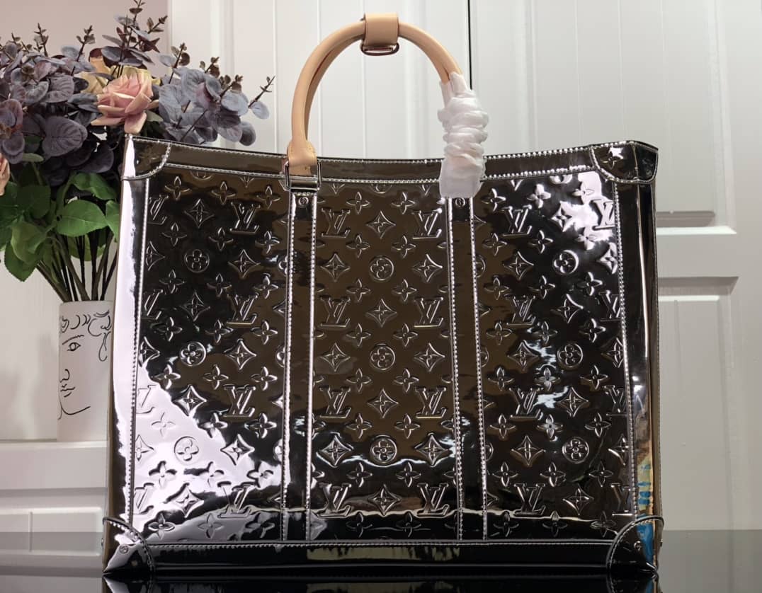 L0vis Vvtt0n Monogram Mirror Coated Sac Plat Bag Replica M46121