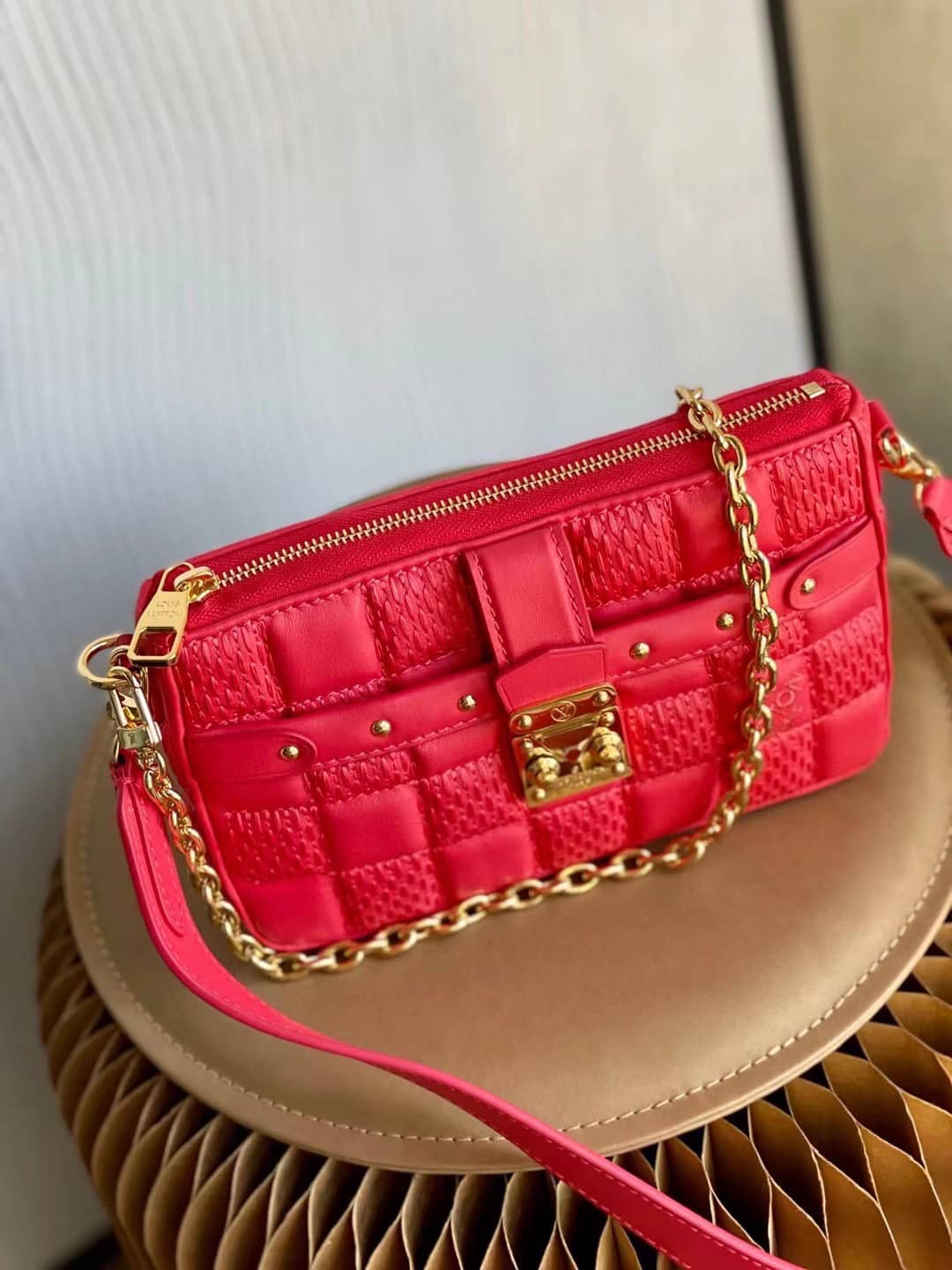 L0vis Vvtt0n Pochette Troca Red M59049 Replica Crossbody Bag