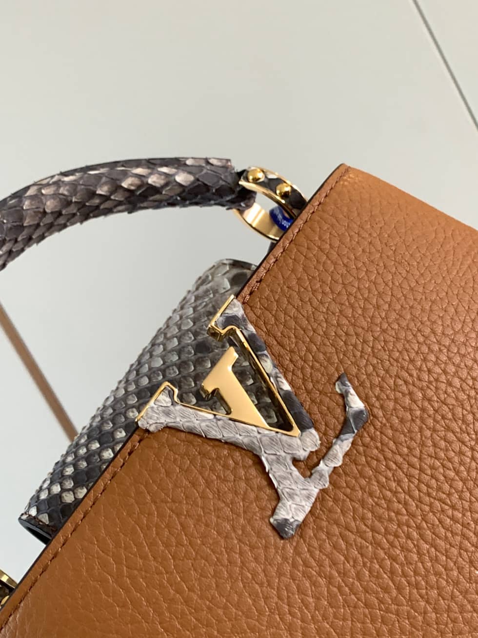 L0vis Vvtt0n Capucines Mini N80931 Replica Shoulder Bag