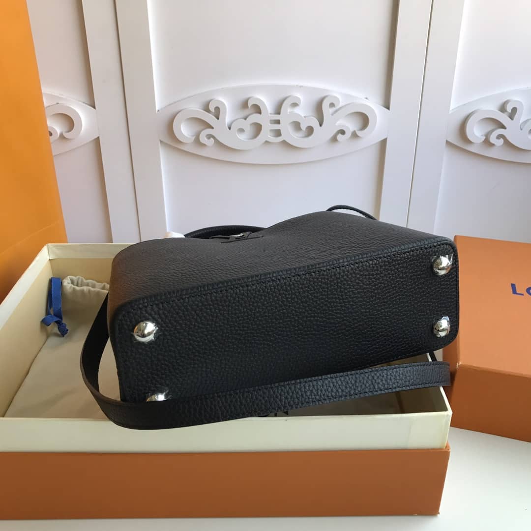 L0vis Vvtt0n Capucines PM Taurillon Leather Tote Replica Black M42242