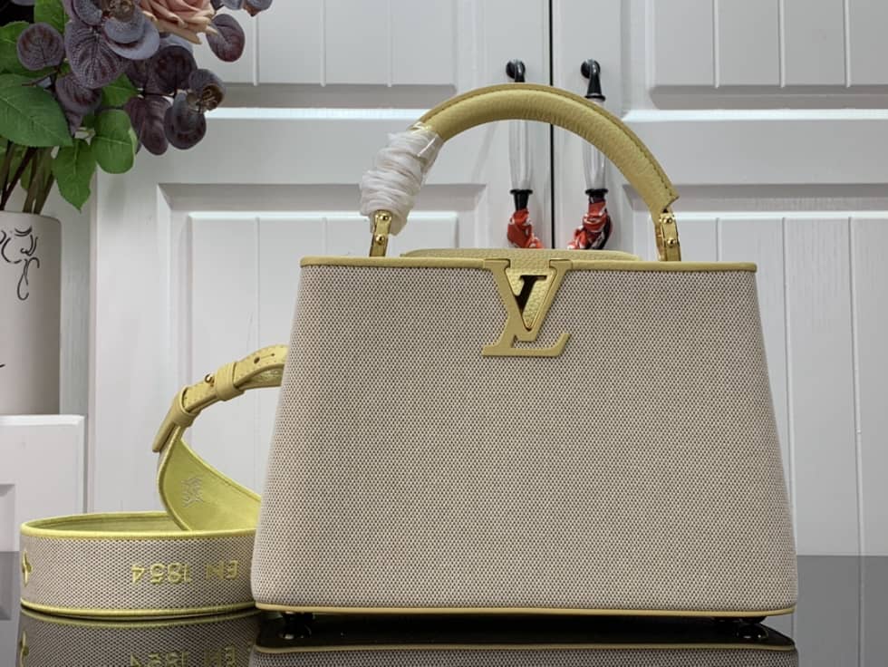 L0vis Vvtt0n Capucines BB Yellow M59872 Replica Shoulder Bag