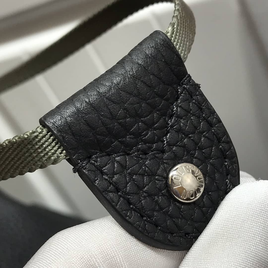 L0vis Vvtt0n Noe Replica Backpack Black Taurillon Leather M55171