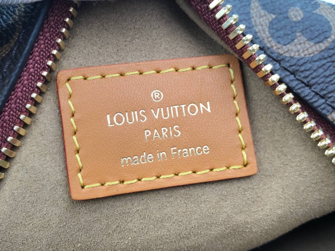 L0vis Vvtt0n Monogram Boite Chapeau Souple PM Replica Crossbody Bag Brown M45149