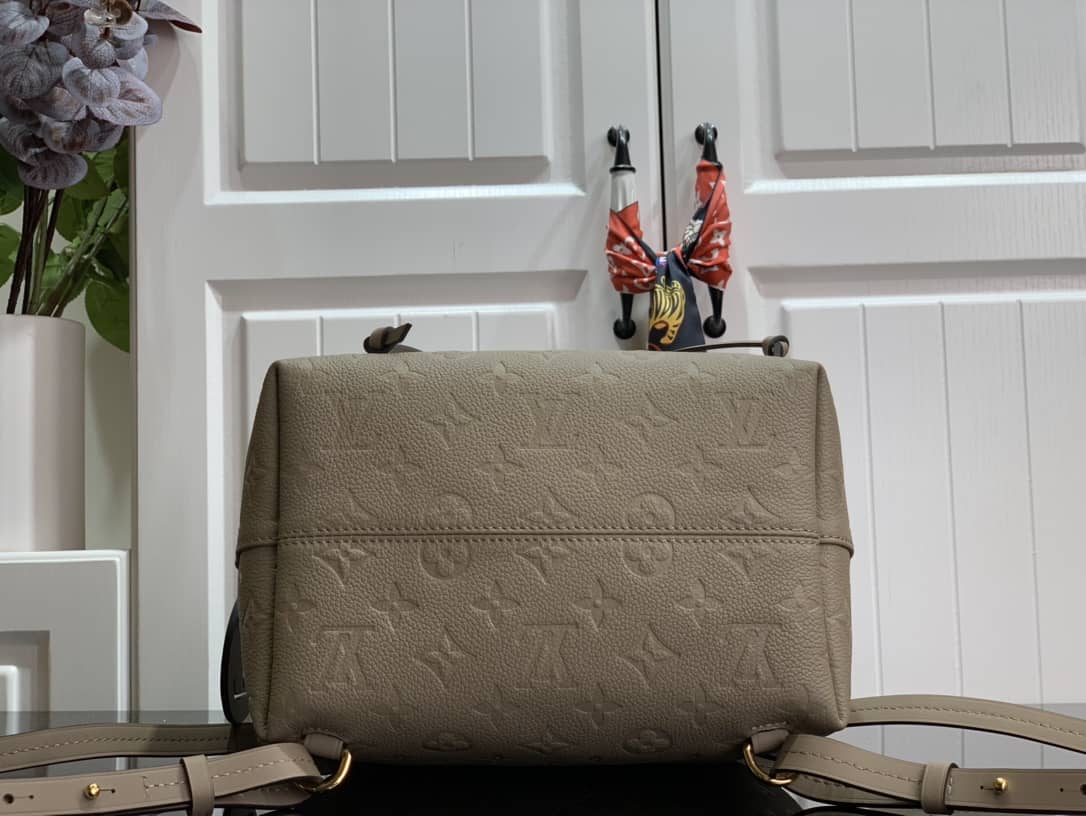 L0vis Vvtt0n Ann Platt Montsouris PM Noir Leather Replica Backpack Cream M45205