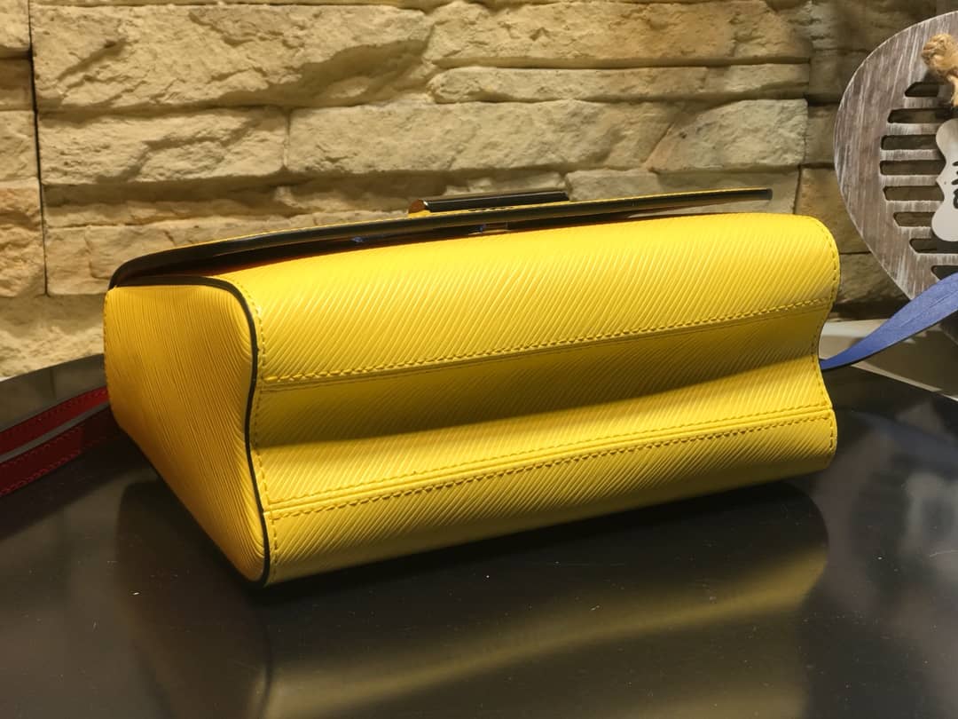 L0vis Vvtt0n Twist MM Bag Yellow M50296 Replica