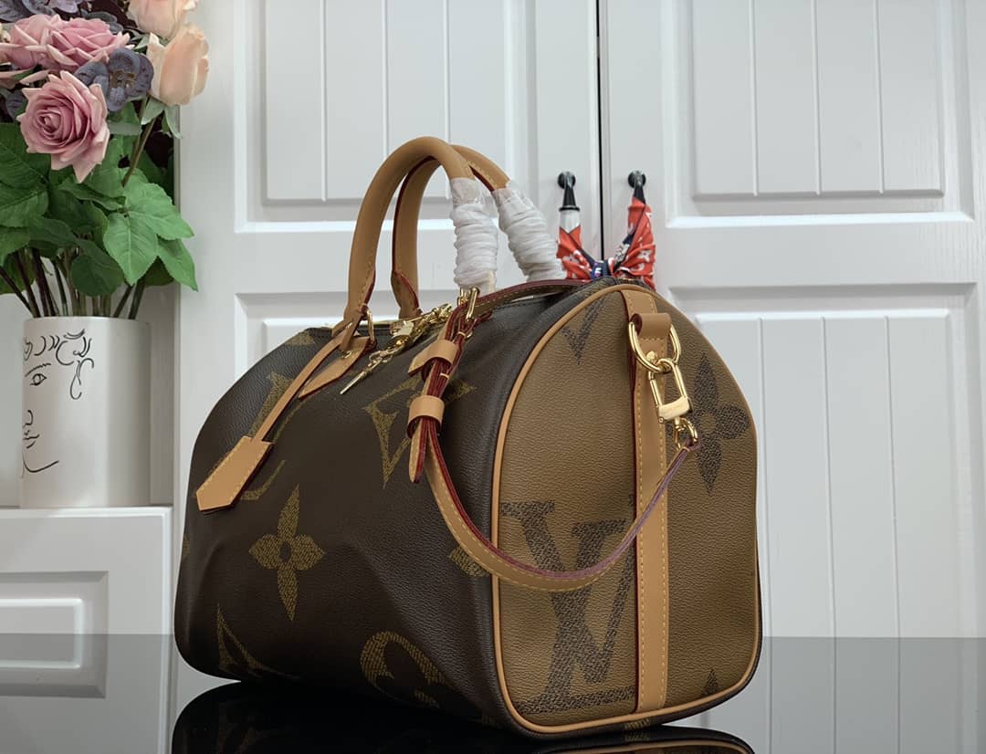 L0vis Vvtt0n Monogram Giant Speedy Bandouliere 30 Replica Bag M44602