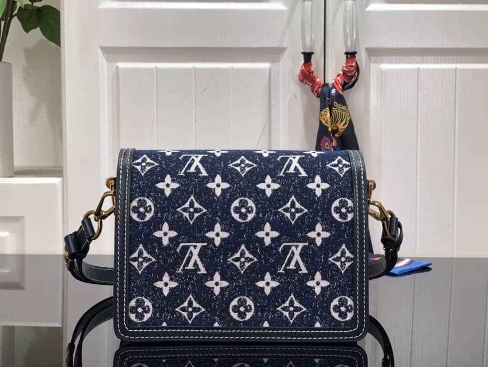 L0vis Vvtt0n Monogram Denim Dauphine Mini M59716 Replica Shoulder Bag