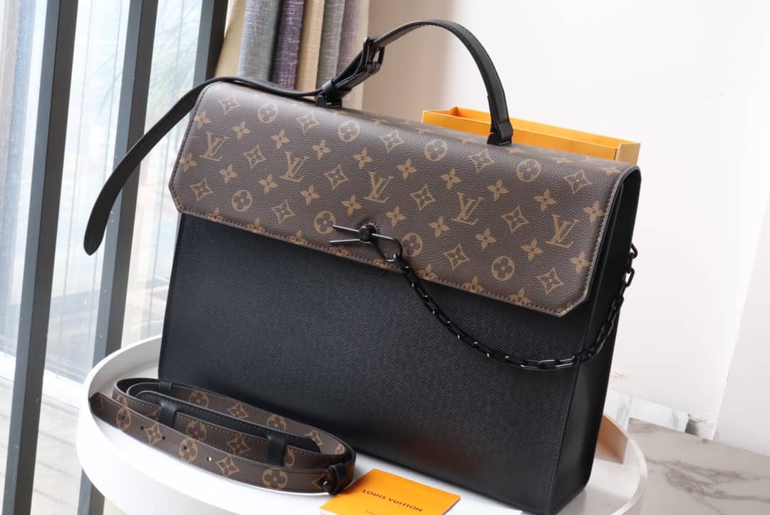 L0vis Vvtt0n Robusto Briefcase Monogram Canvas Taiga Leather Replica Black M30591