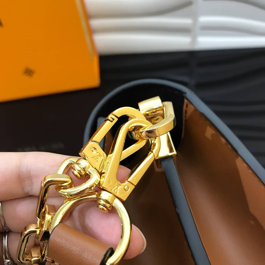 L0vis Vvtt0n Monogram MM Reverse Dauphine Shoulder Bag Replica M44391