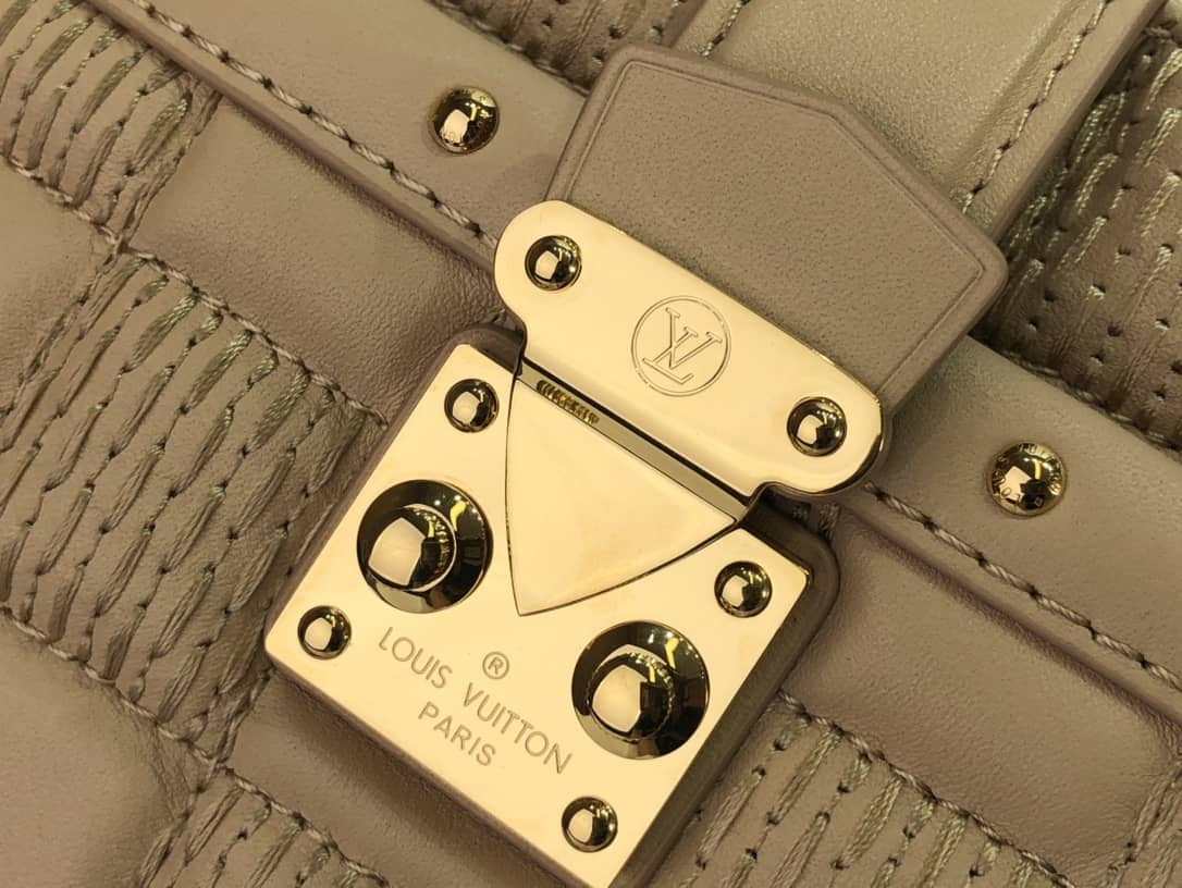 L0vis Vvtt0n Pochette Troca Replica Shoulder Bag Beige M59046