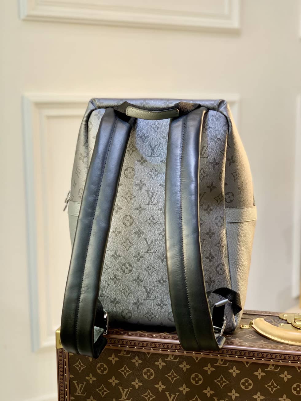 L0vis Vvtt0n Discovery PM Steel Monogram Canvas Taiga Gray M30835 Replica Backpack