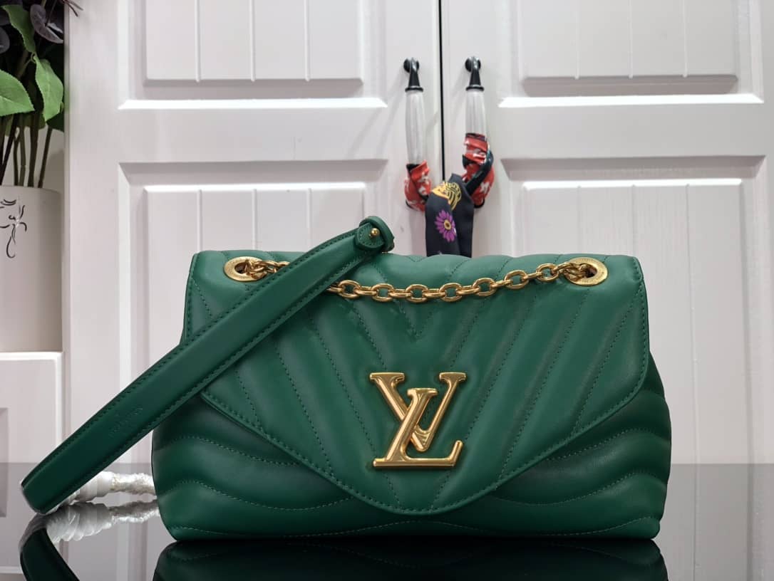 L0vis Vvtt0n New Wave Chain Replica Bag H24 Green M58552
