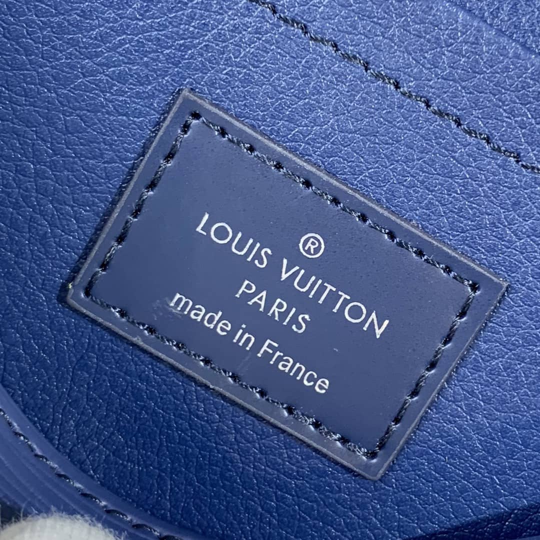 L0vis Vvtt0n Replica Toiletry Pouch 26 Epi Leather Blue M41366