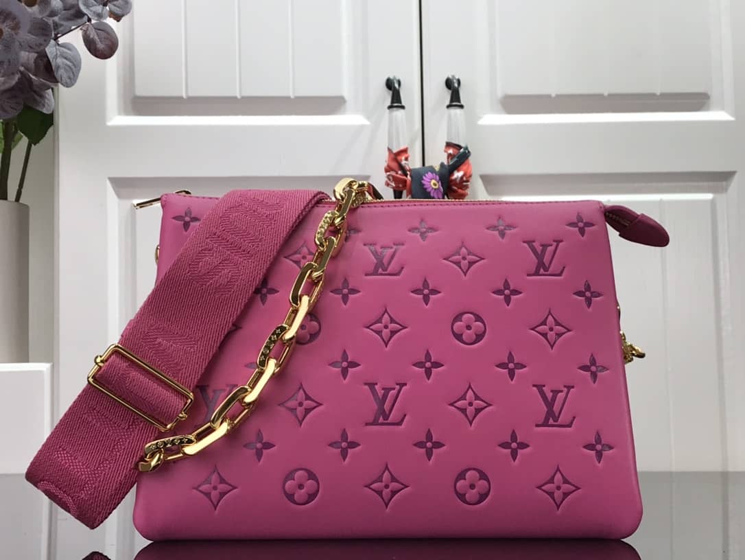 Best Replica L0vis Vvtt0n Embossed Lambskin Coussin PM Replica Bag Pink M58628(ColaReps)